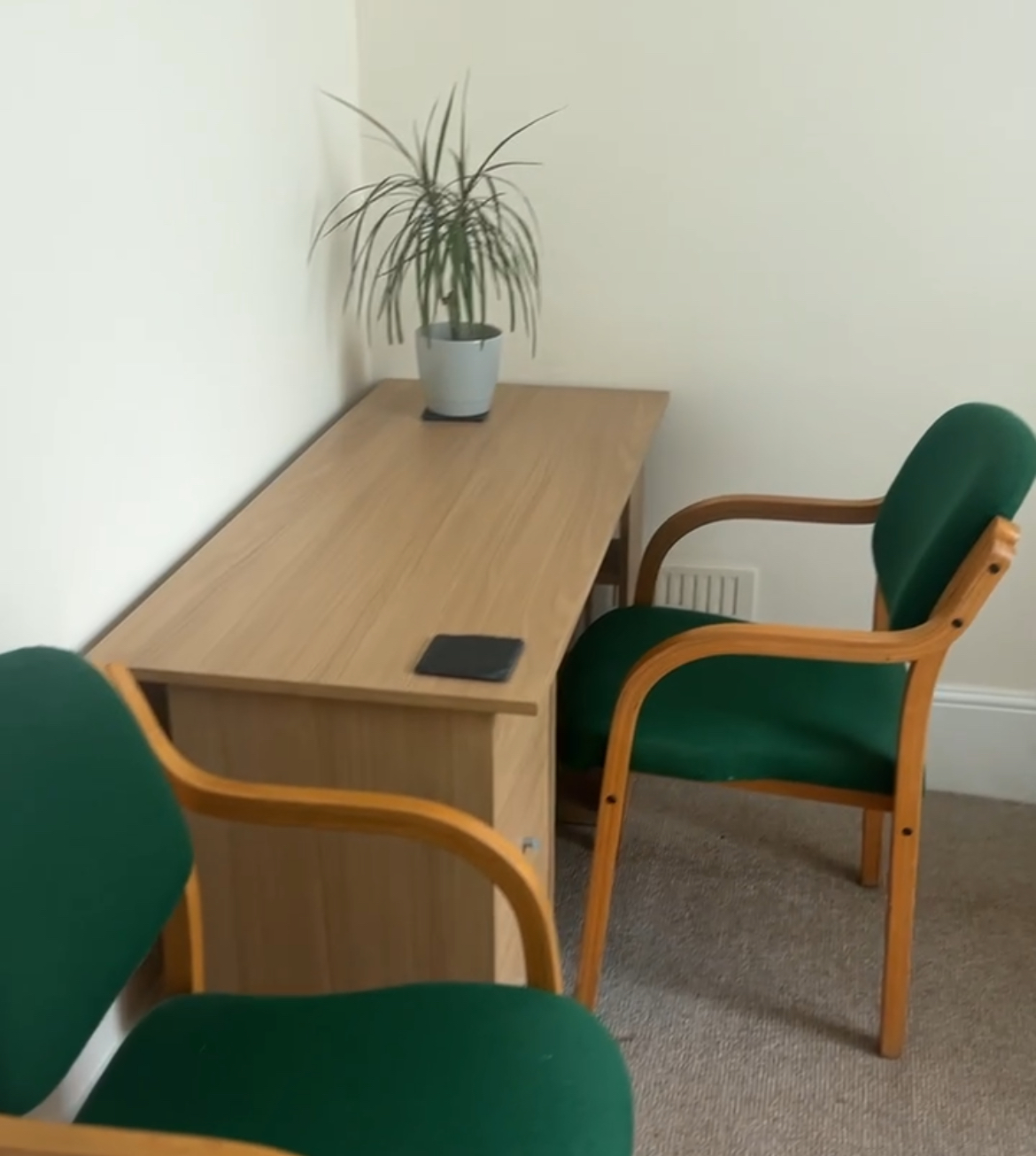 Kirsty wood - gut health and food intolerance dietitian isle of wight clinic